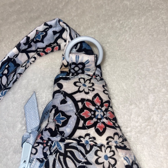 Vera Bradley Essential Backpack Sling Lisbon Medallion Print - Picture 4 of 5
